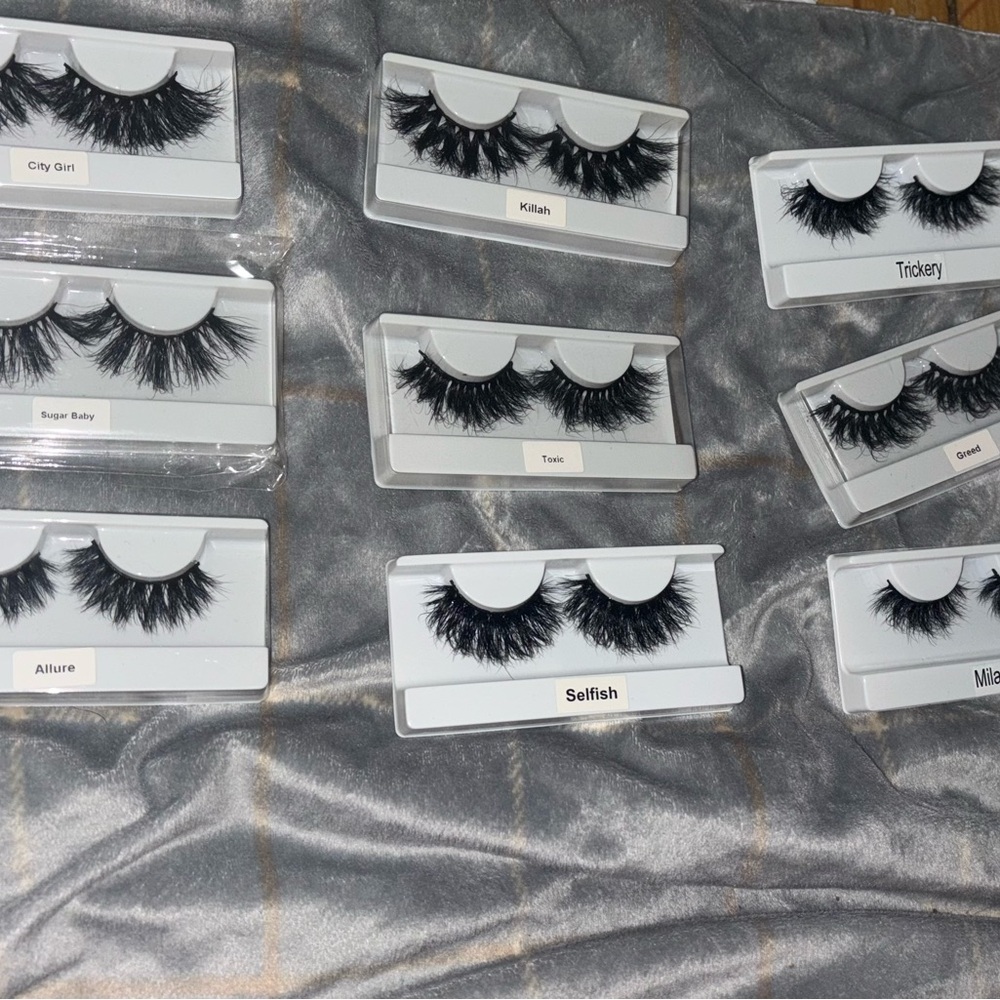 TONS of Luxury Black False Eyelashes Set